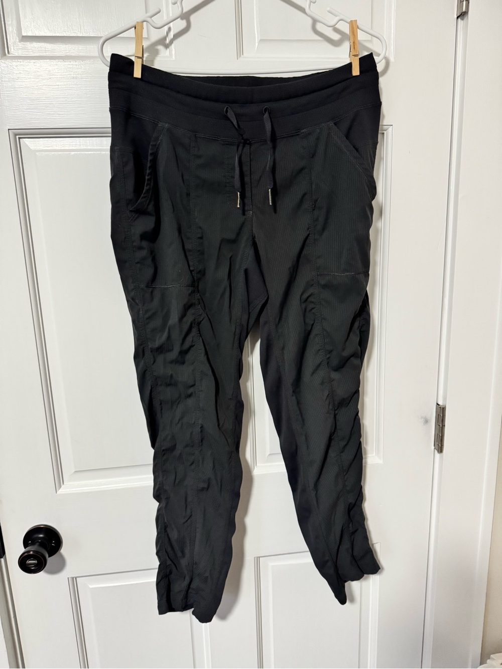 Lululemon dance studio black joggers womenâs size 8